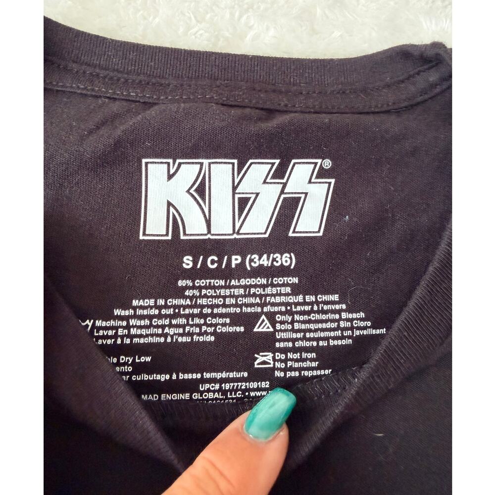 KISS Alive in ’75 Men’s Small Black Distressed Graphic Band Tee NWT - Picture 4 of 5